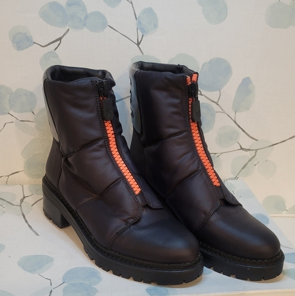Sam Edelman Jalissa Zip Water  Booties Size 6.5M